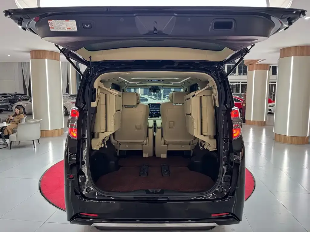 Toyota Vellfire — фото 6