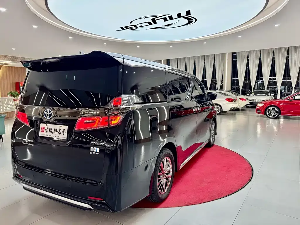 Toyota Vellfire — фото 4