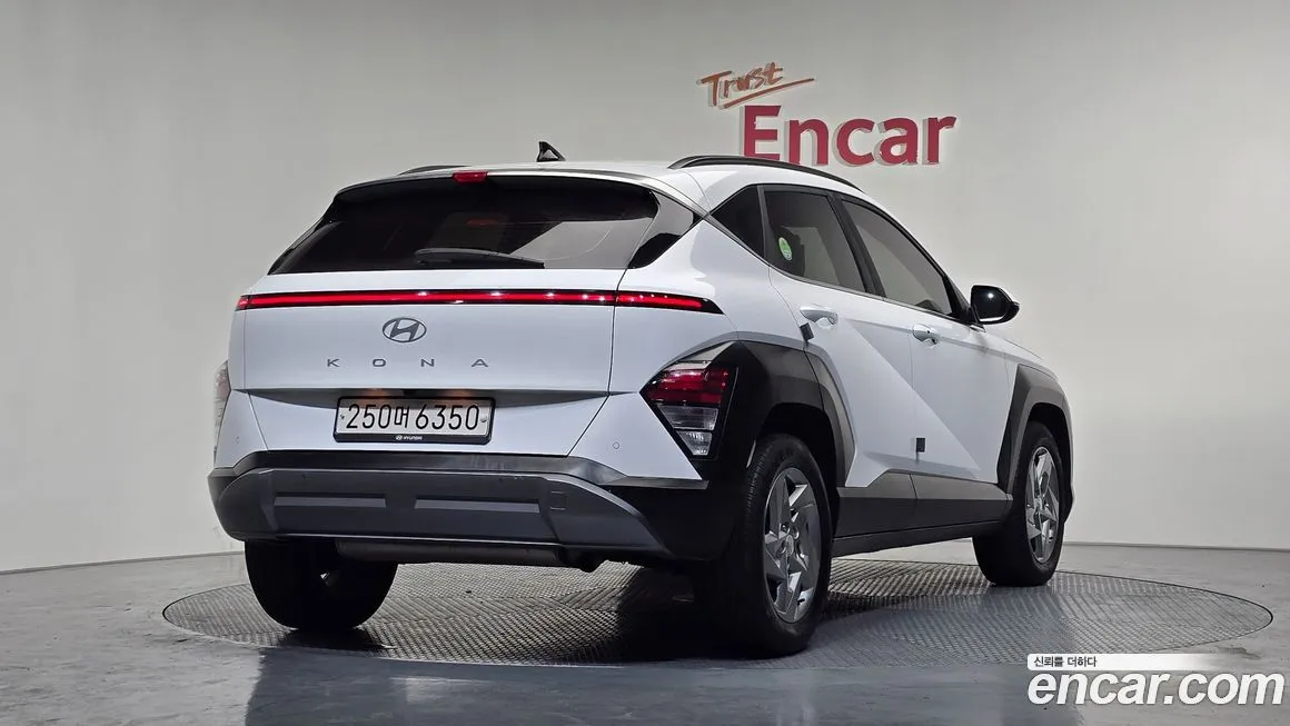 Hyundai Kona — фото 2