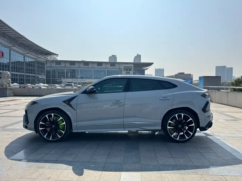 Lamborghini Urus — фото 10