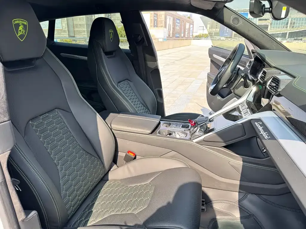 Lamborghini Urus — фото 2