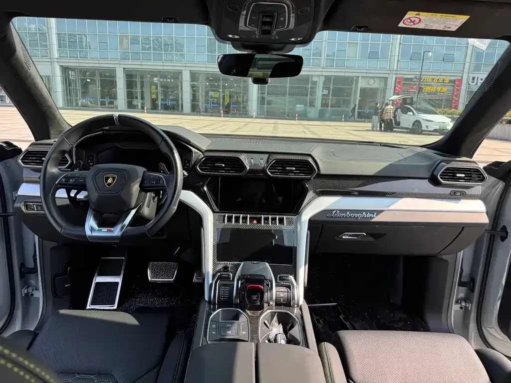Lamborghini Urus — фото 8