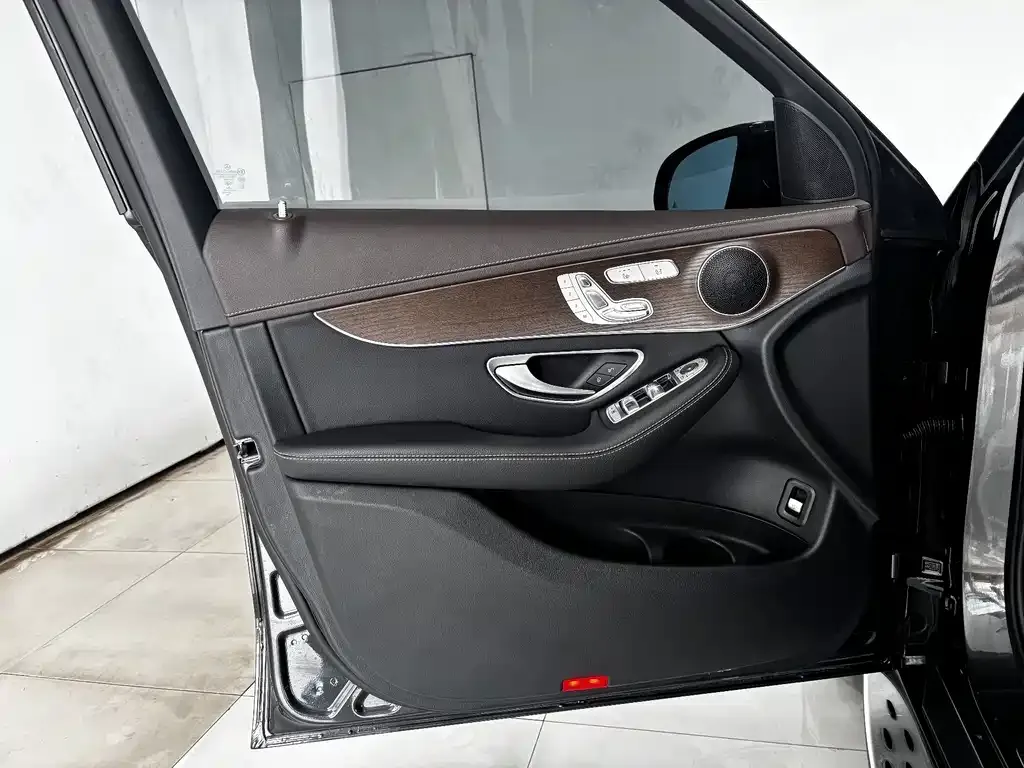 Mercedes-Benz GLC — фото 10