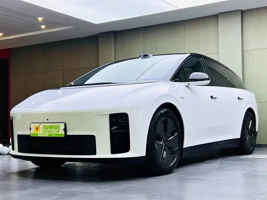 Li Auto i6 — фото 1