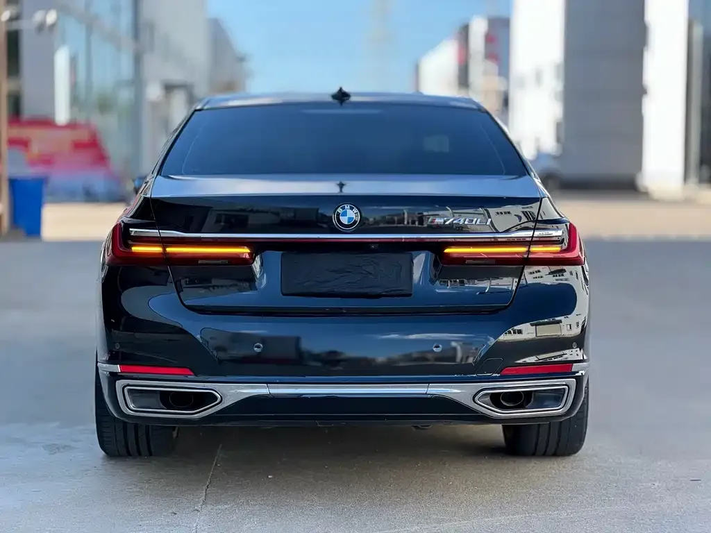 BMW 7 Series — фото 5