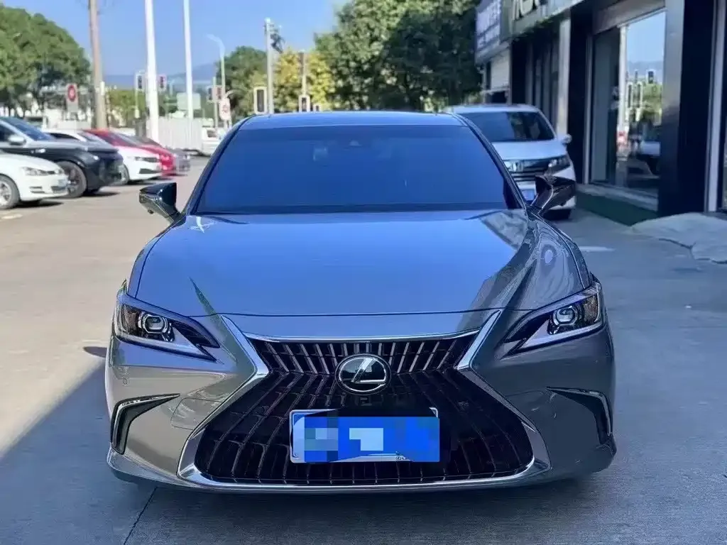Lexus ES — фото 6