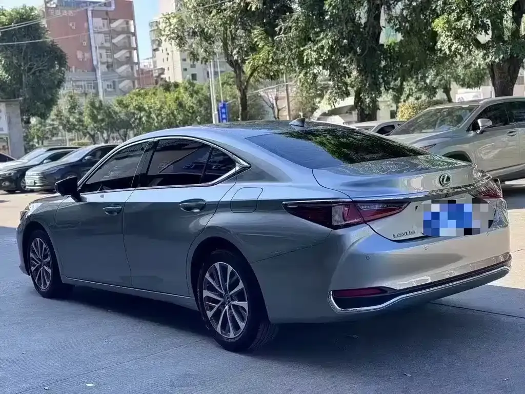 Lexus ES — фото 5