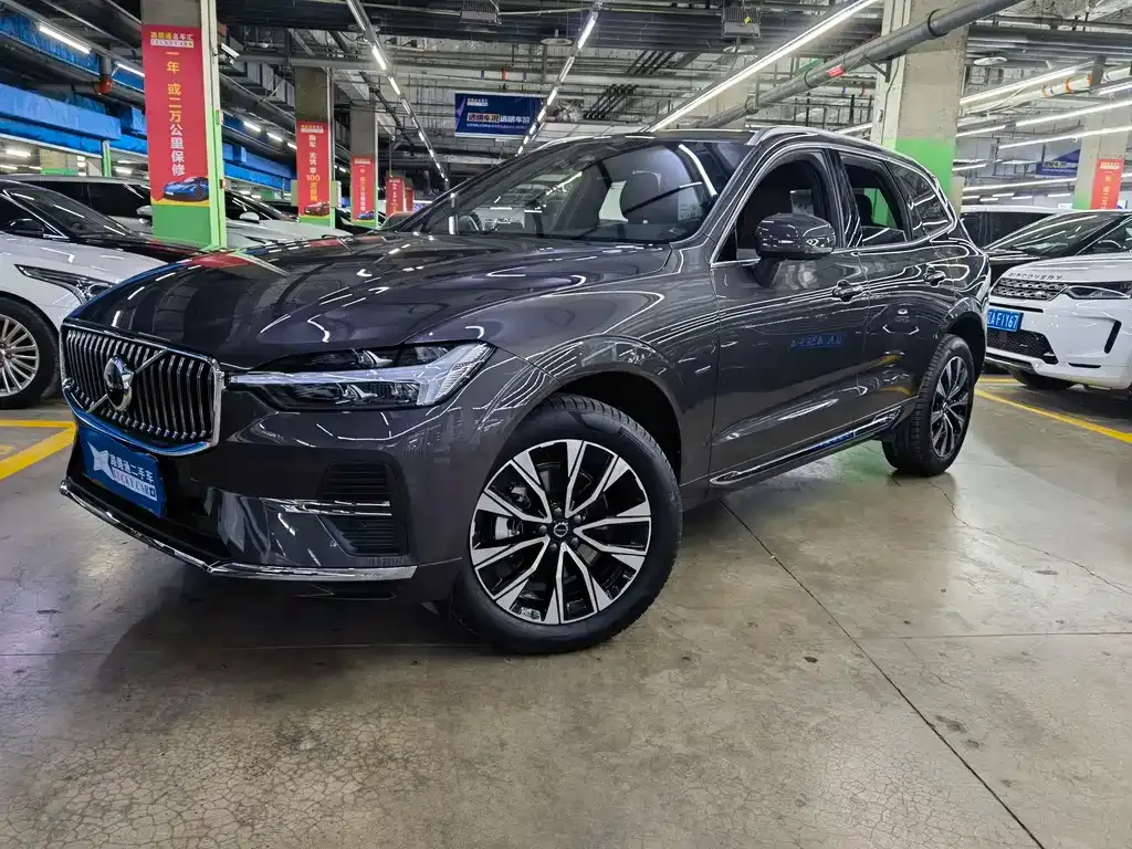 Volvo XC60 — фото 1