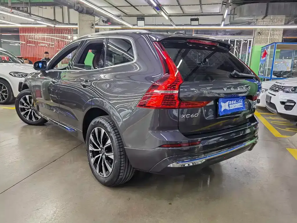 Volvo XC60 — фото 4