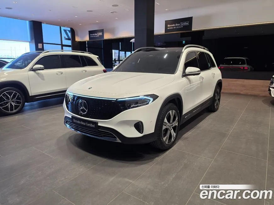 Mercedes-Benz EQB — фото 1