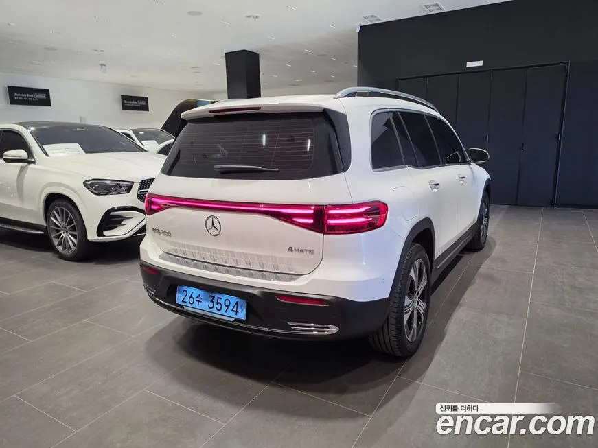 Mercedes-Benz EQB — фото 10