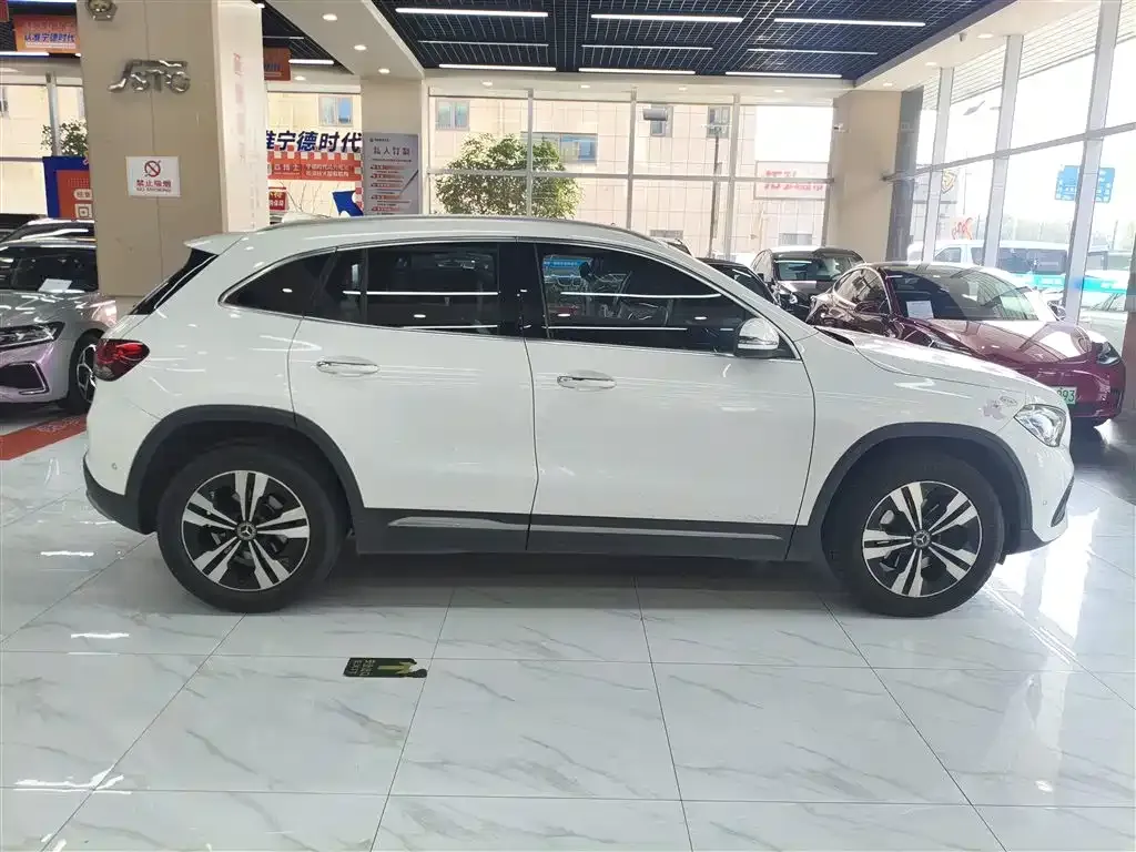 Mercedes-Benz GLA — фото 6