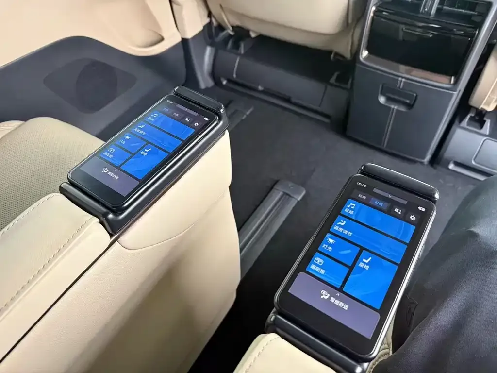 Toyota Alphard — фото 6