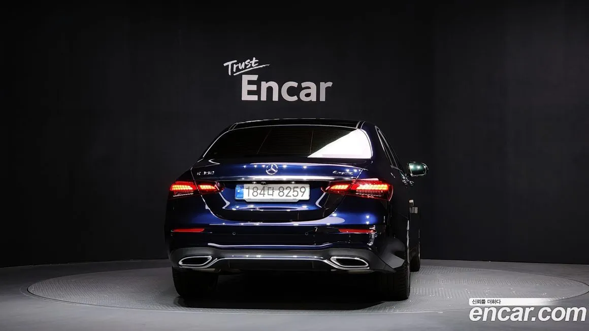 Mercedes-Benz E-Class — фото 9