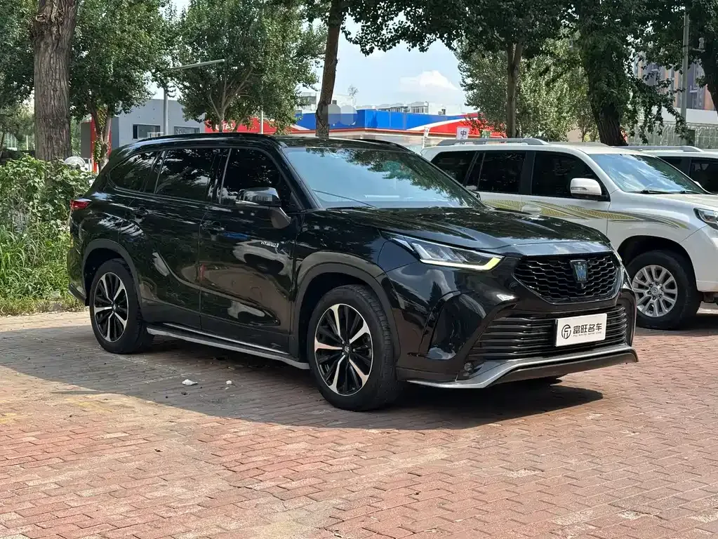Toyota Crown Kluger — фото 5