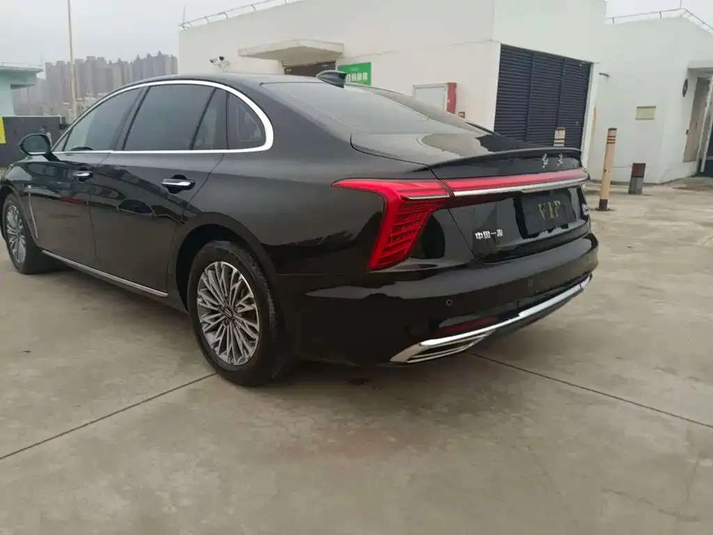 Hongqi H5 — фото 2