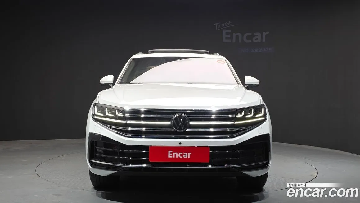 Volkswagen Touareg — фото 10