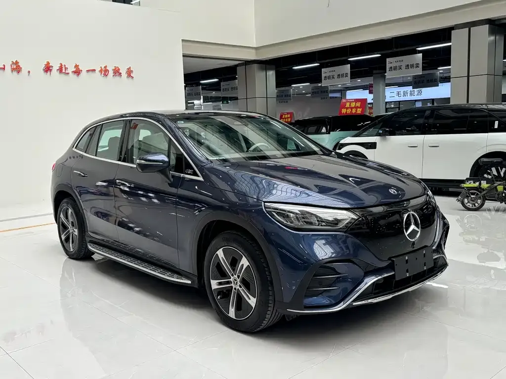 Mercedes-Benz EQE SUV — фото 10