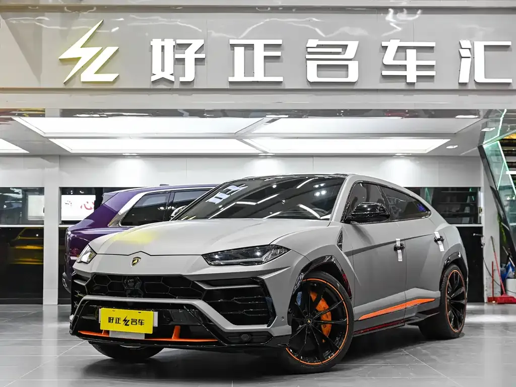 Lamborghini Urus — фото 1