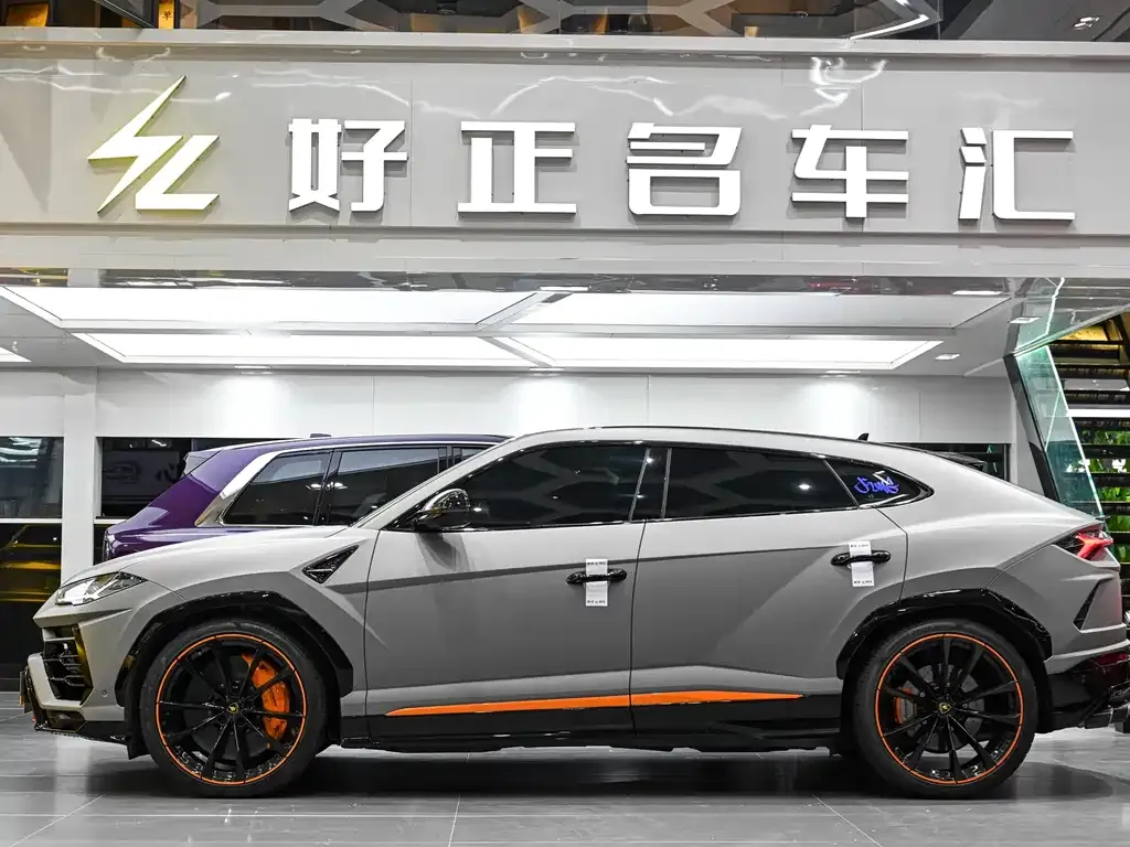 Lamborghini Urus — фото 7