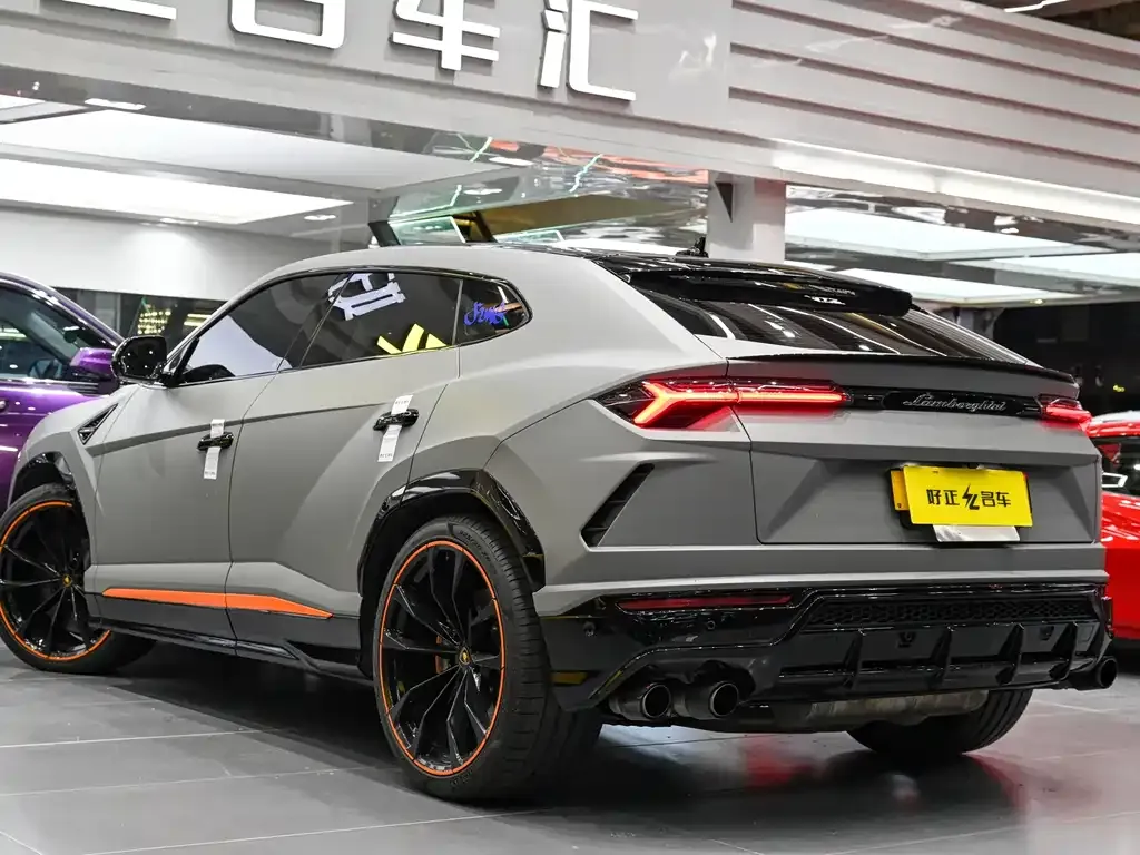 Lamborghini Urus — фото 10