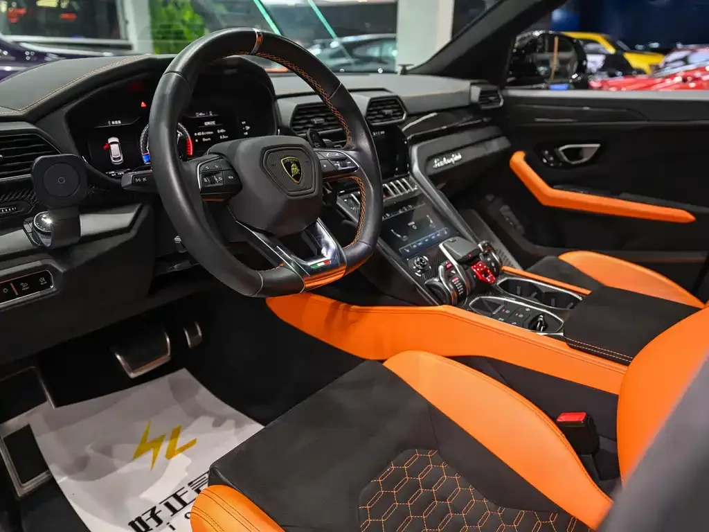 Lamborghini Urus — фото 3