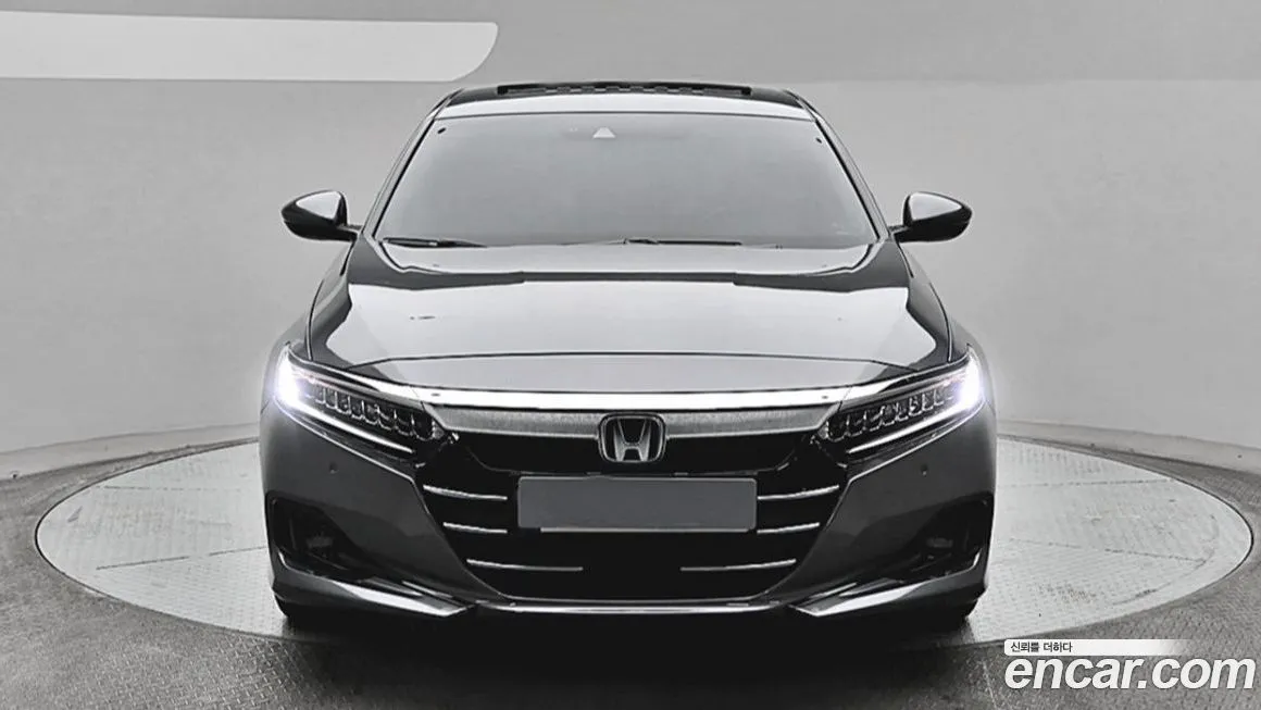 Honda Accord — фото 1