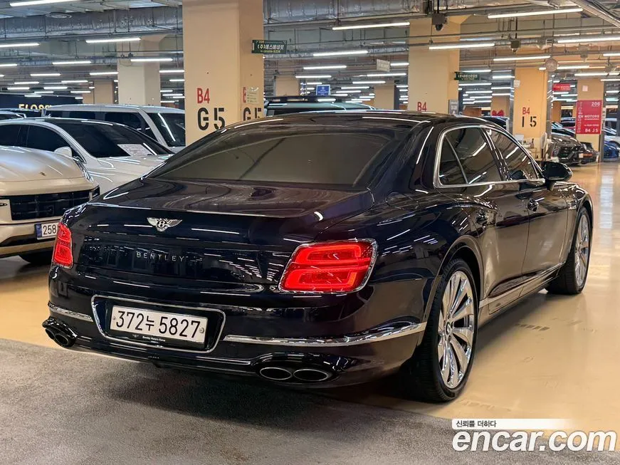 Bentley Flying Spur — фото 8