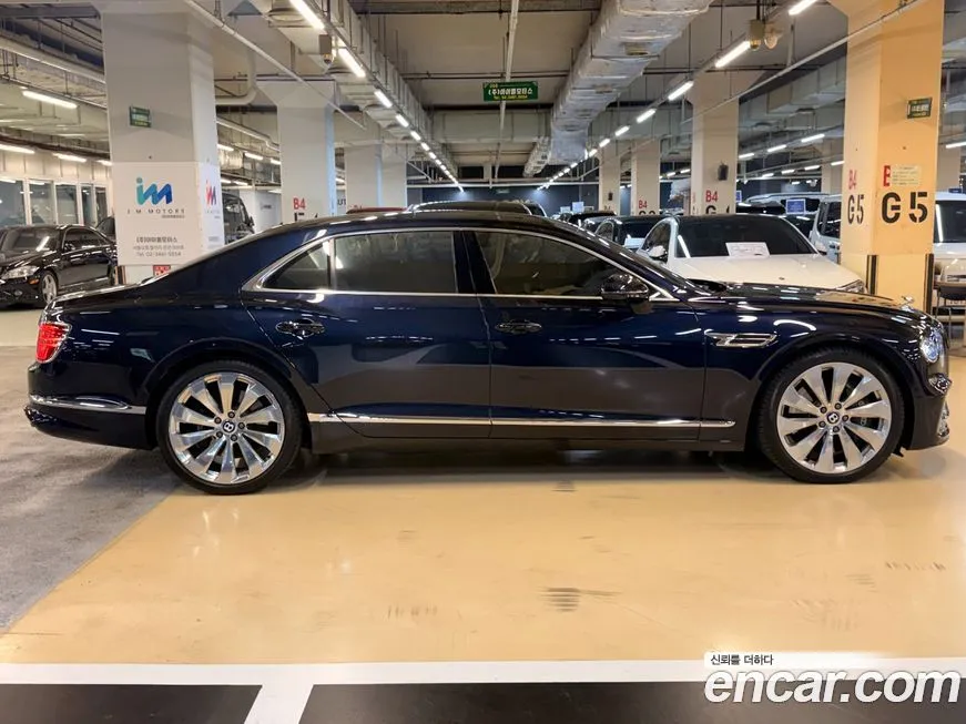Bentley Flying Spur — фото 10