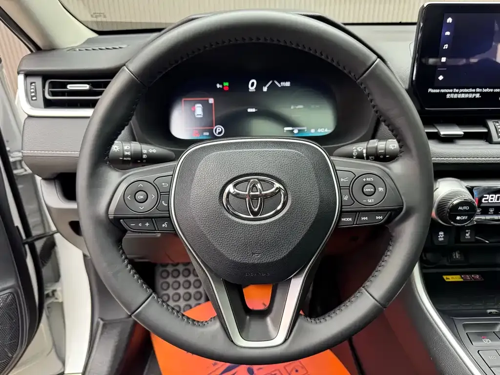 Toyota RAV4 — фото 9