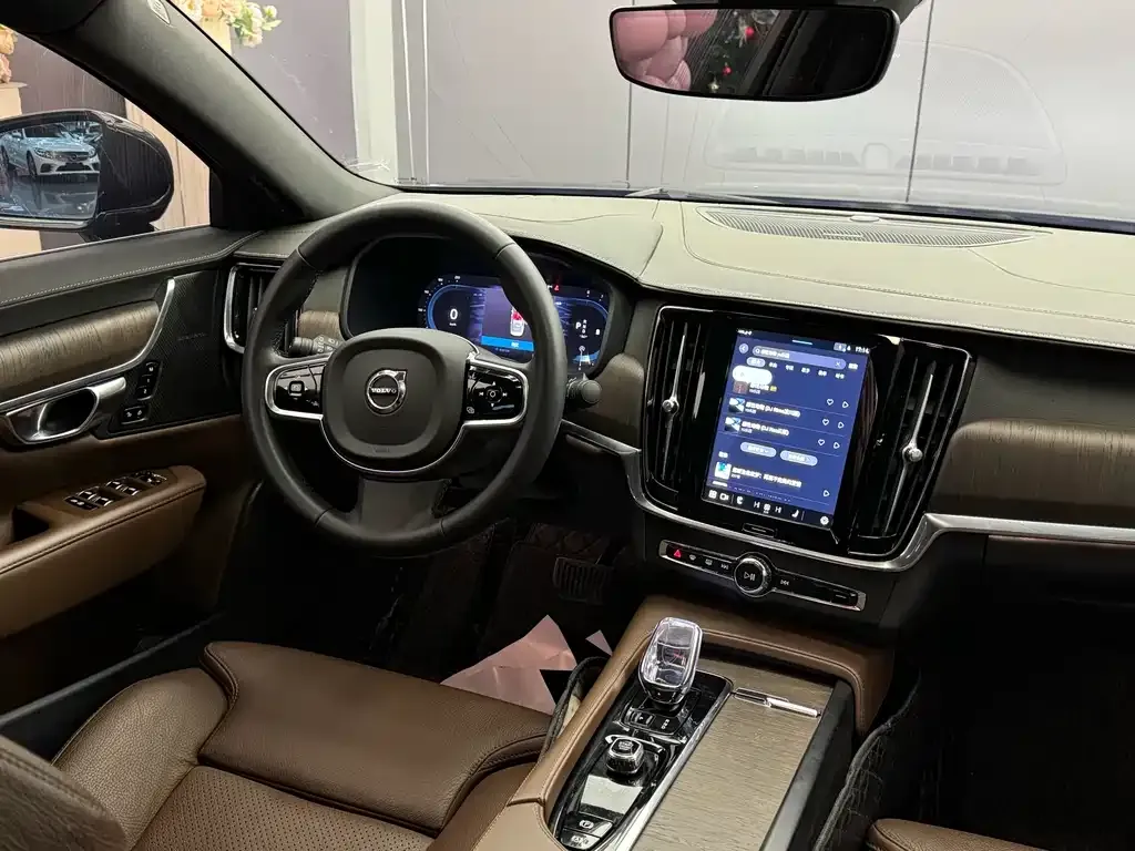 Volvo S90 — фото 4