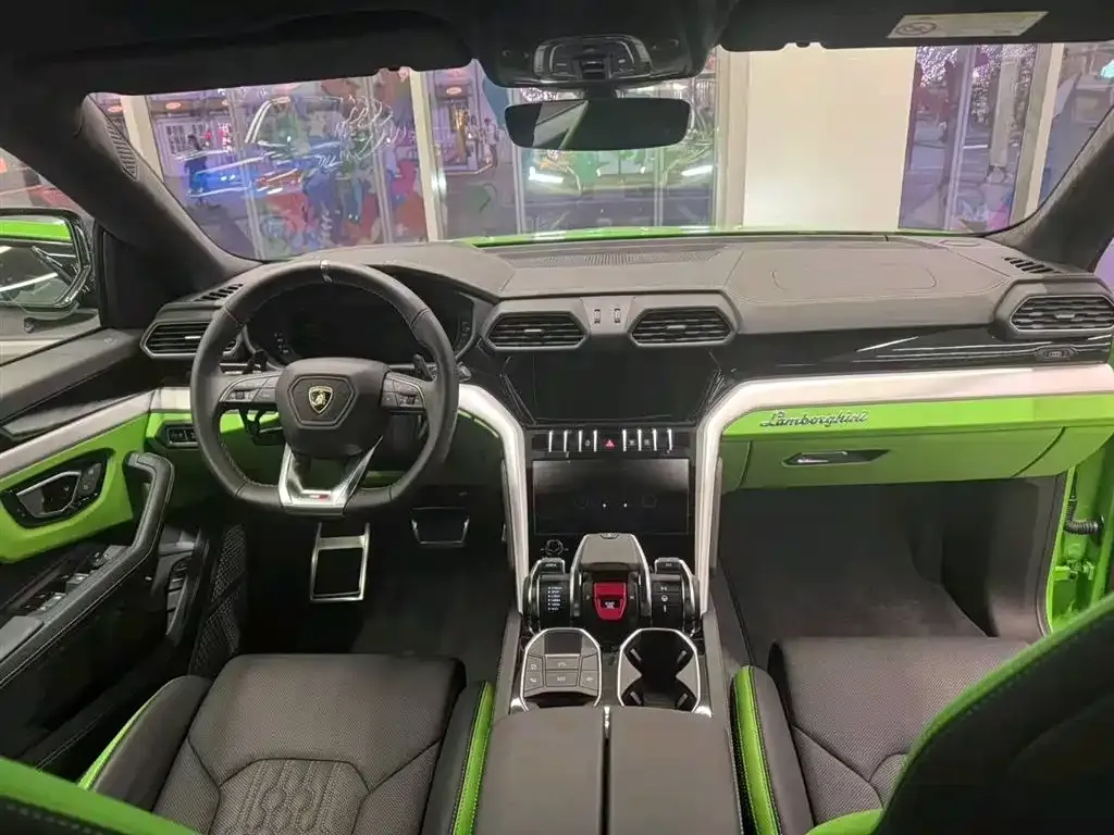 Lamborghini Urus — фото 3
