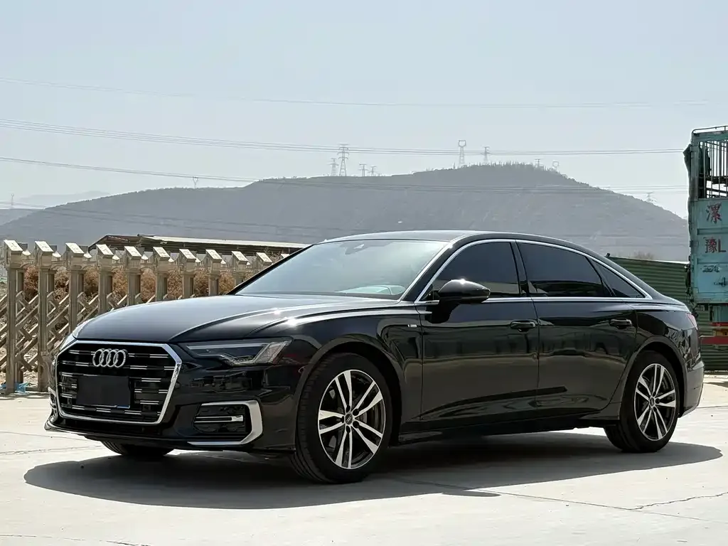 Audi A6L — фото 1
