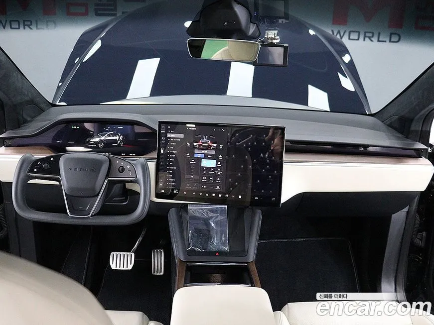Tesla Model X — фото 8