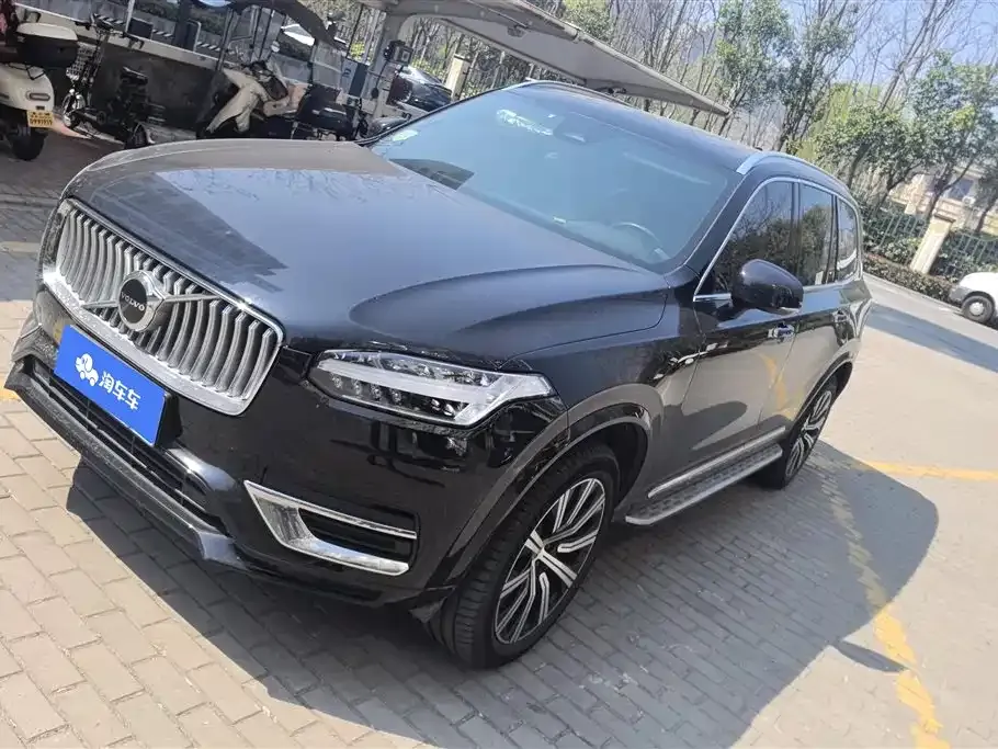 Volvo XC90 — фото 1