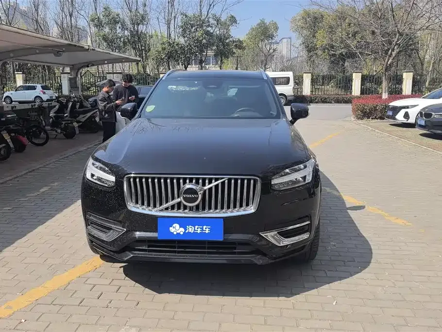 Volvo XC90 — фото 9