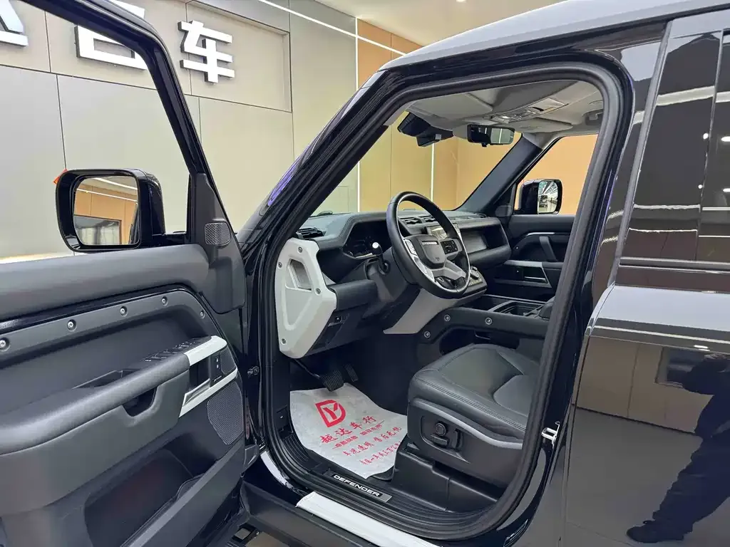 Land Rover Defender — фото 10