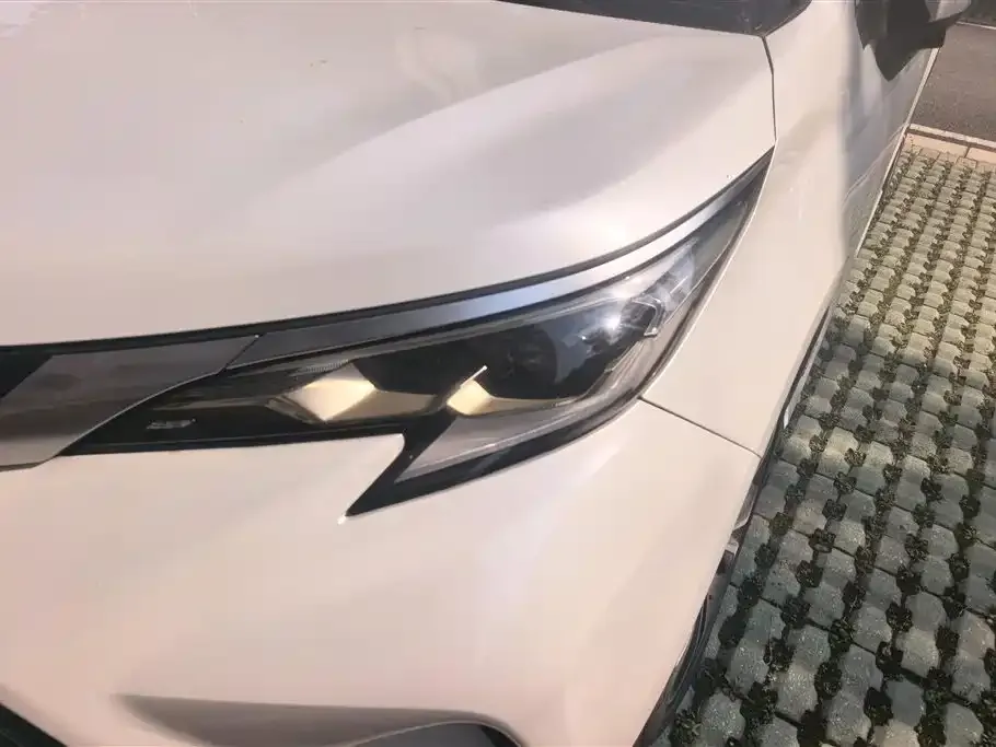 Toyota Granvia — фото 3