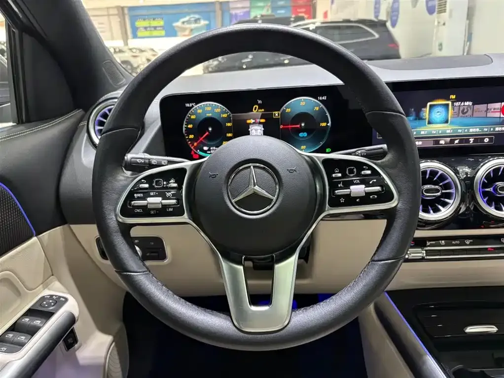 Mercedes-Benz EQA — фото 7