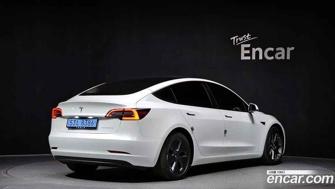 Tesla Model 3 — фото 5