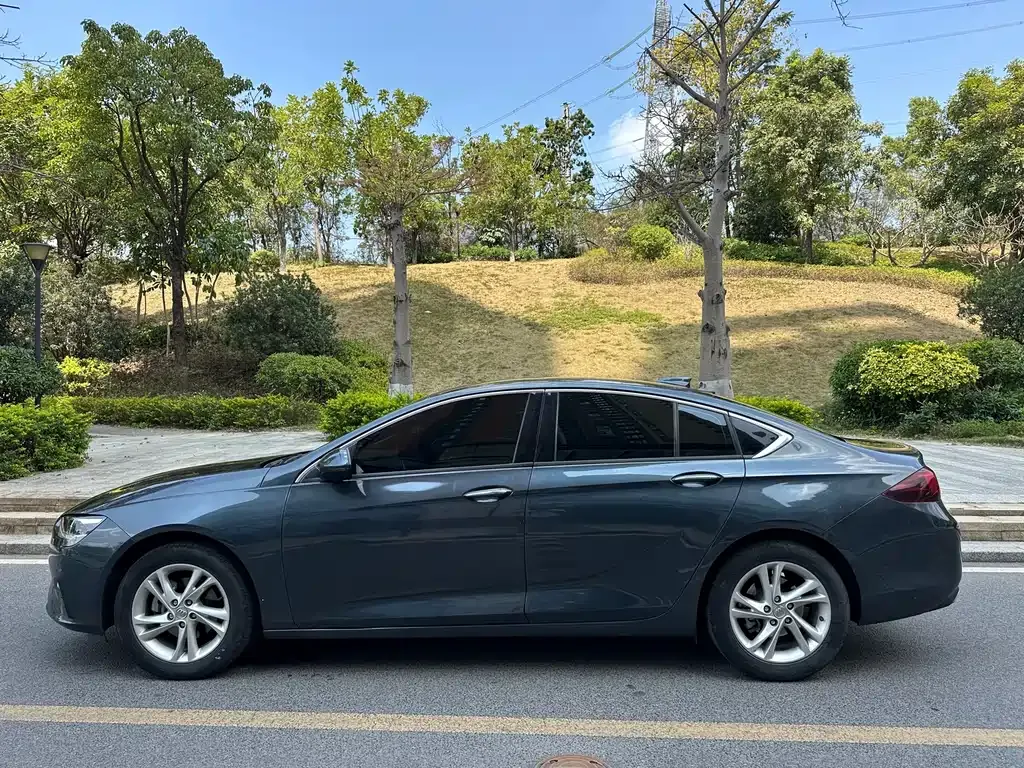Buick Regal — фото 10
