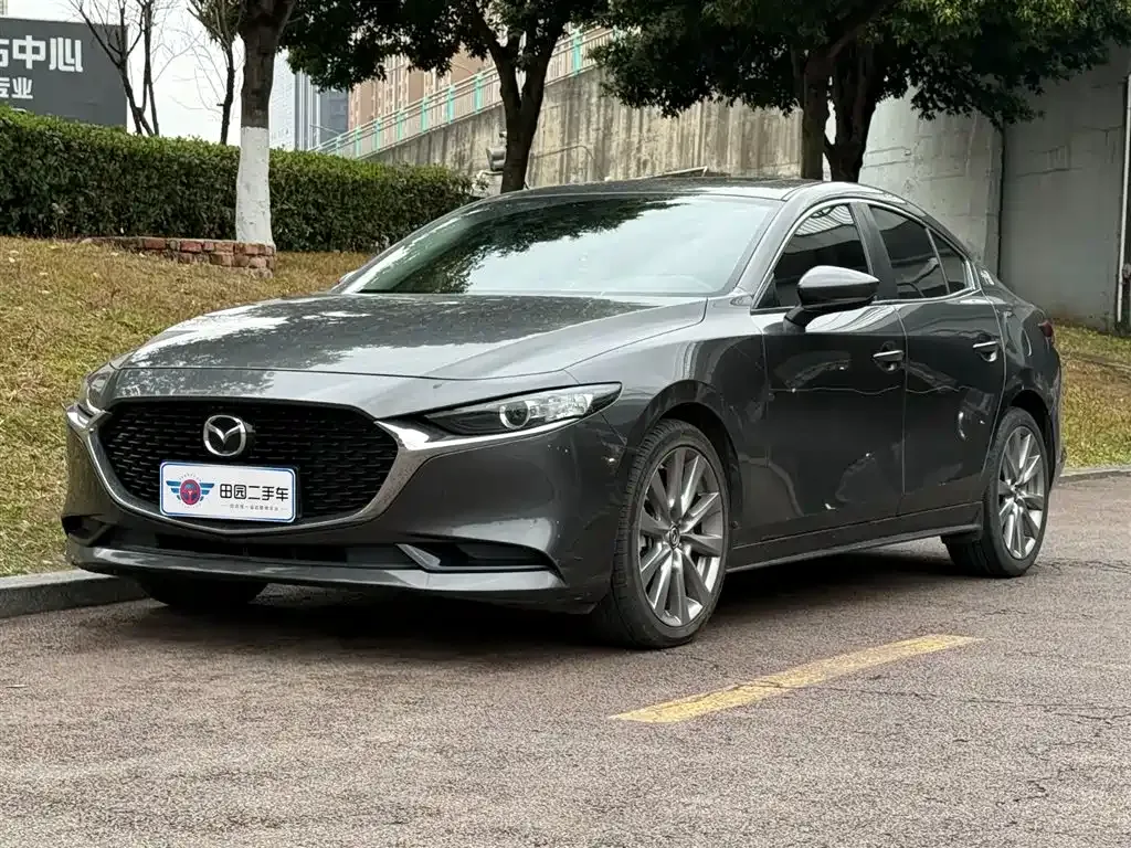 Mazda 3 Axela — фото 1