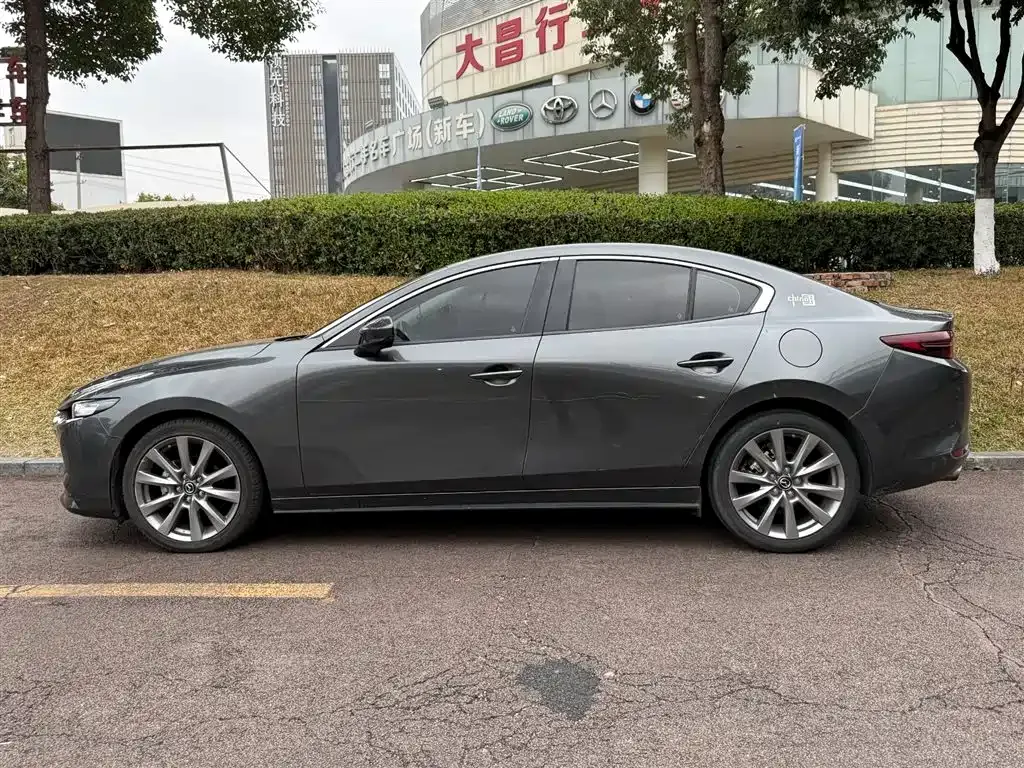 Mazda 3 Axela — фото 5