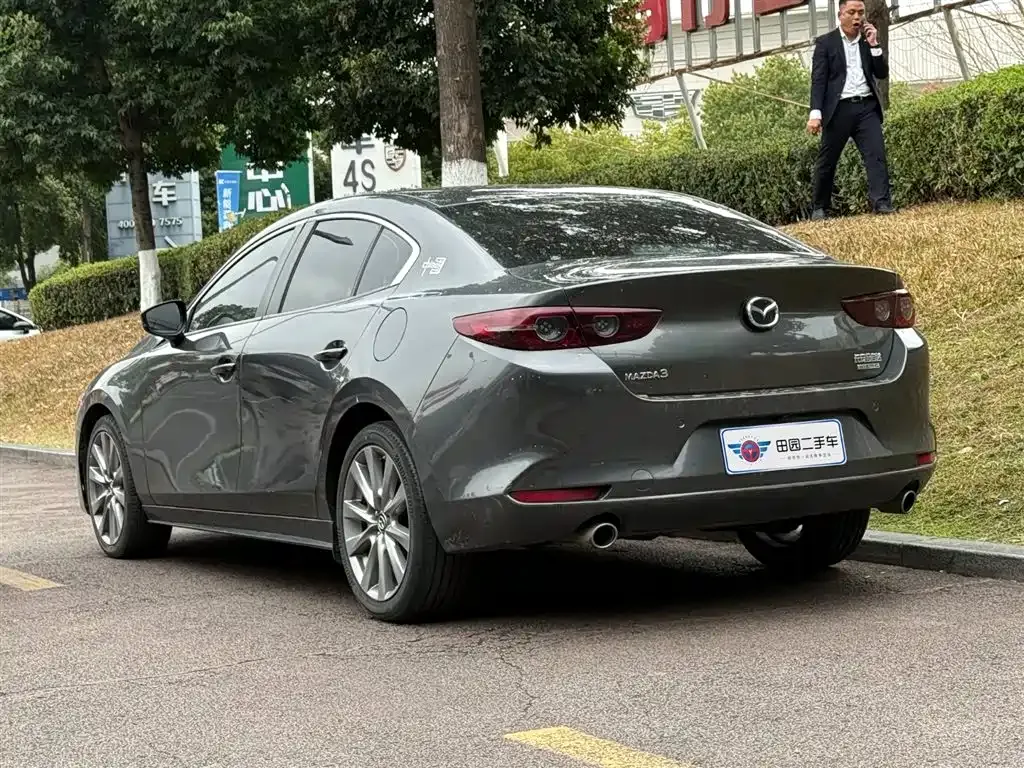 Mazda 3 Axela — фото 10