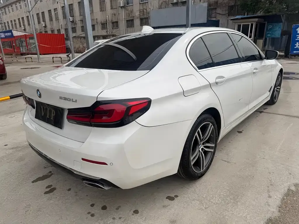 BMW 5 Series — фото 5
