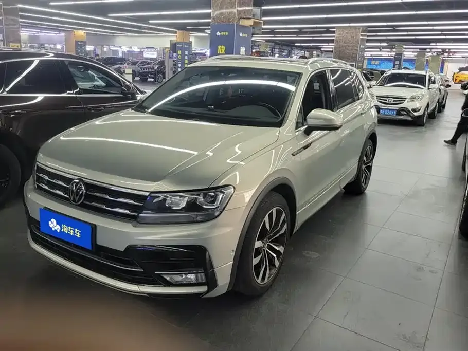 Volkswagen Tiguan L — фото 1