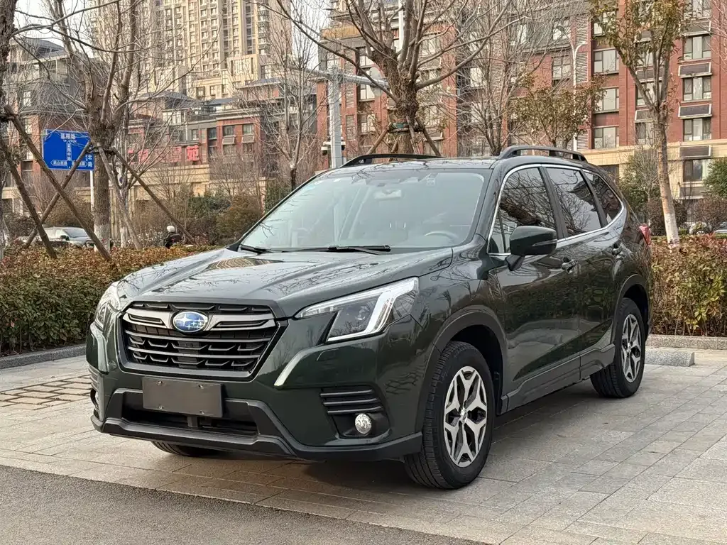 Subaru Forester — фото 1