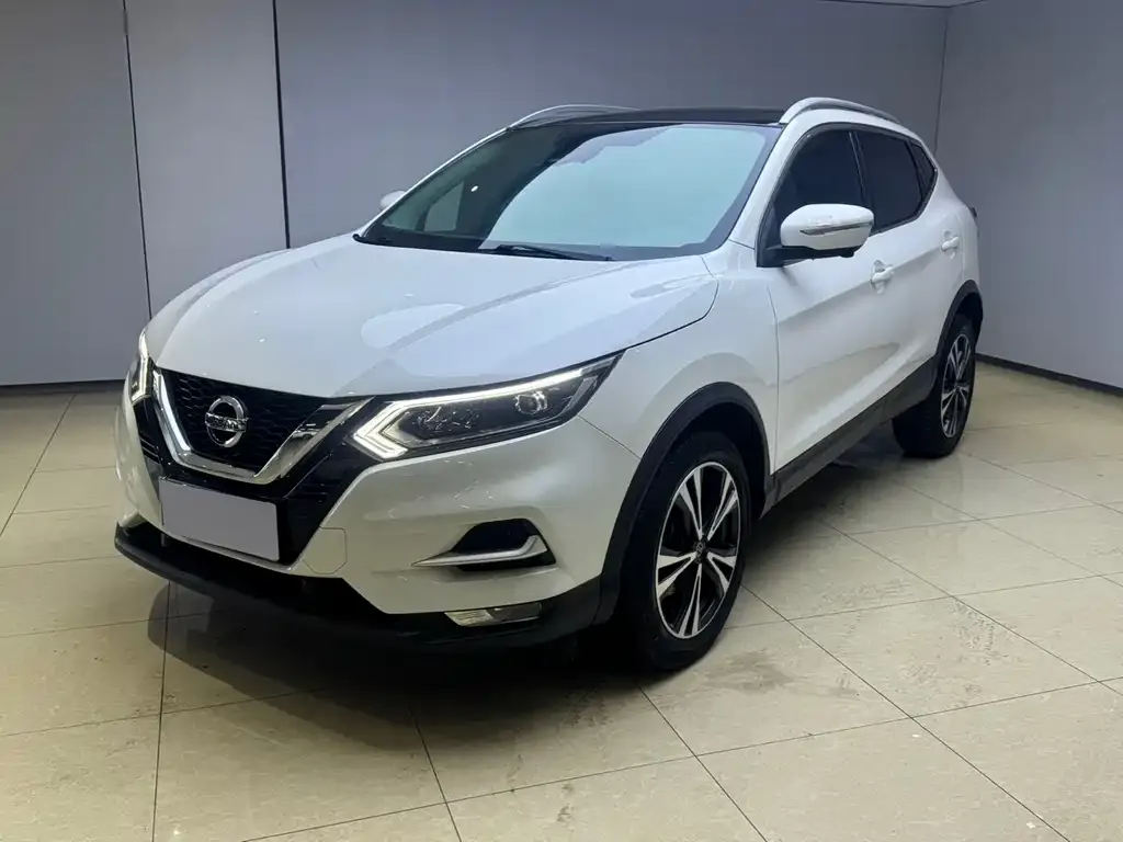 Nissan Qashqai — фото 1
