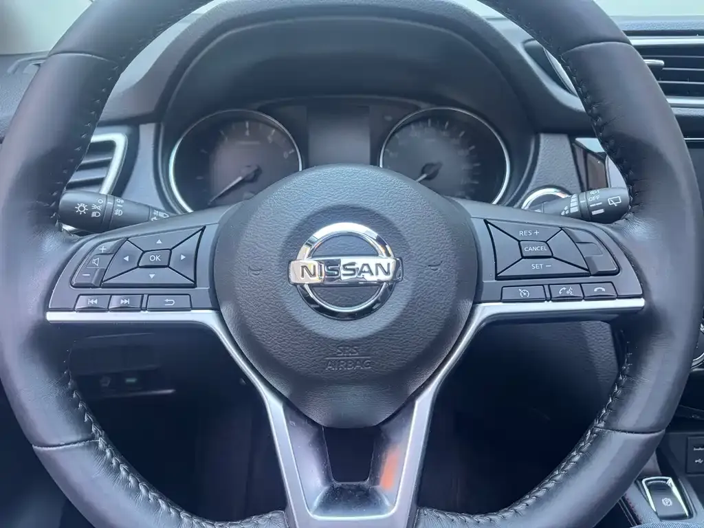 Nissan Qashqai — фото 9