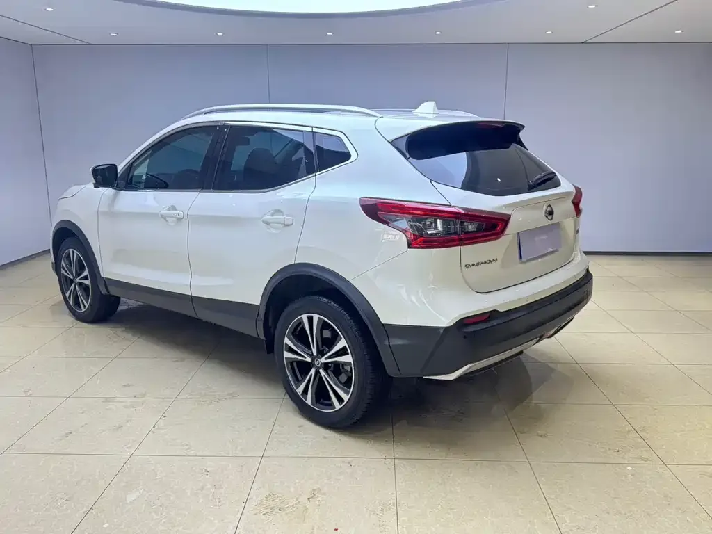 Nissan Qashqai — фото 2